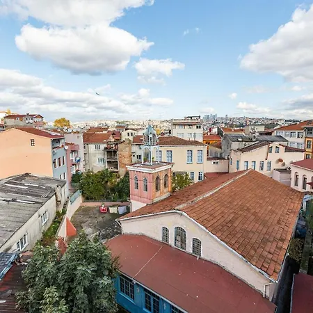 Chic Flat W Terrace 5 Min To Red Church In Fatih Apartamento