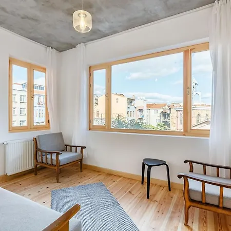 Chic Flat W Terrace 5 Min To Red Church In Fatih